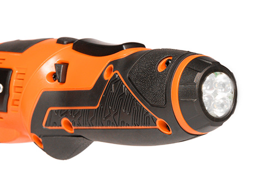 Яркий LED фонарь в рукоятки отвертки позволяет использовать её как переносной фонарь.