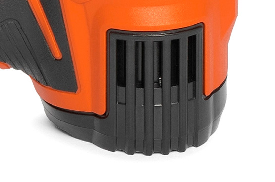 Для дополнительного охлаждения двигателя